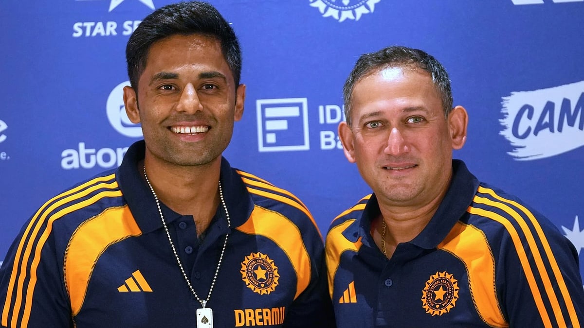 | Photo: AP/Rajanish Kakade : Indian Mens T20 Captain Suryakumar Yadav, left, and Chief Selector Ajit Agarkar poses during the press conference to announce the team for the Cricket Asia Cup 2025 at the BCCI Headquarters in Mumbai, India, Tuesday, Aug. 19, 2025.