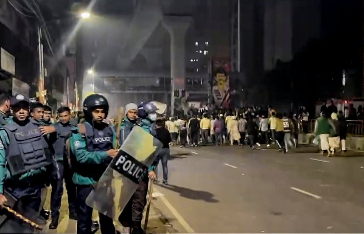 - : Bangladesh Arrests Two More In Hindu Shopkeepers Lynching