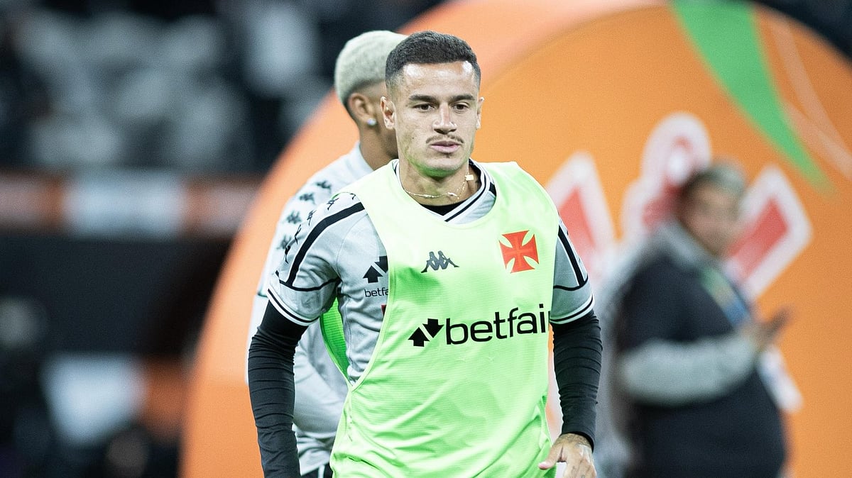 VascodaGama/Matheus Lima : Vasco da Gama's Phillipe Coutinho.