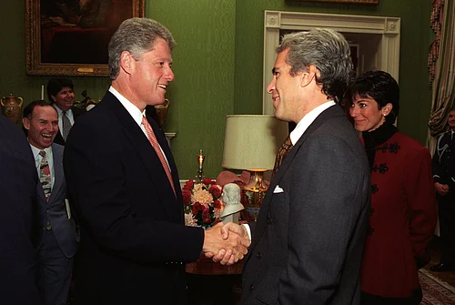 IMAGO : Clinton speaks with Epstein and Maxwell Jeffrey Epstein and Ghislaine Maxwell speak with US President Bill Clinton after the president made remarks at an event for donors to the White House restoration project, Washington DC, USA, 29 September 1993., Credit:Ralph Alswang The White House Avalon Copyright