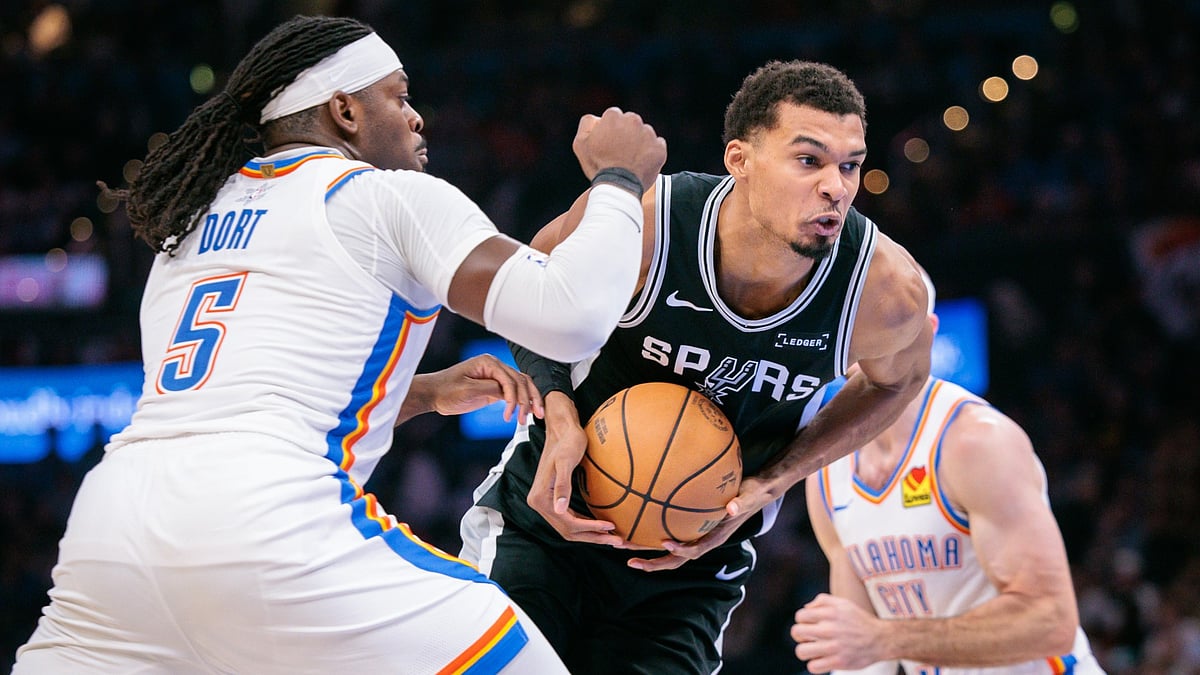The San Antonio Spurs extended their winning streak to eight games with a 117-102 victory over the Oklahoma City Thunder on Christmas - their third win in less than two weeks against the defending NBA champions.