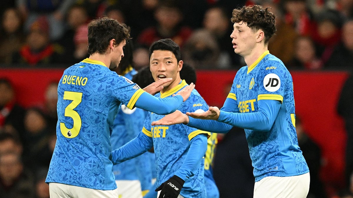 Wolves celebrate Krejci's equaliser