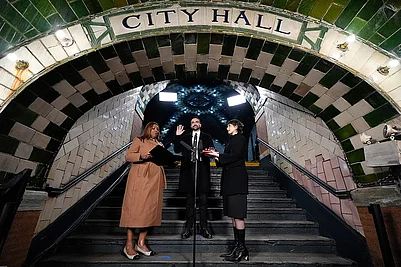 | Photo: AP/Yuki Iwamura : New York Attorney General Letitia James, left, administers the oath of office to mayor-elect Zohran Mamdani, center, as his wife Rama Duwaji looks on, in New York.