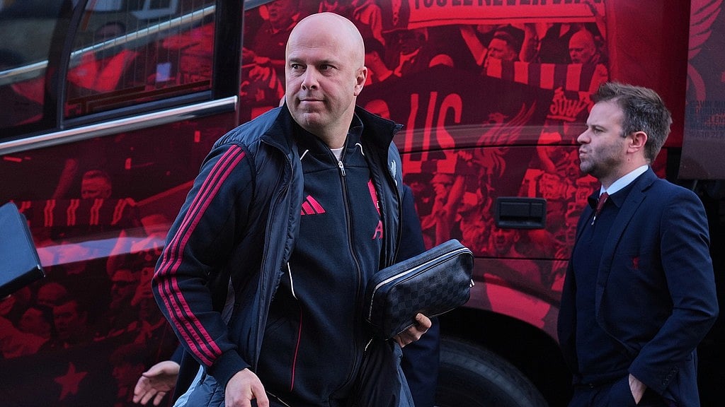 AP : Liverpool's manager Arne Slot arrives at the Craven Cottage stadium ahead of the English Premier League match between Fulham and Liverpool in London.