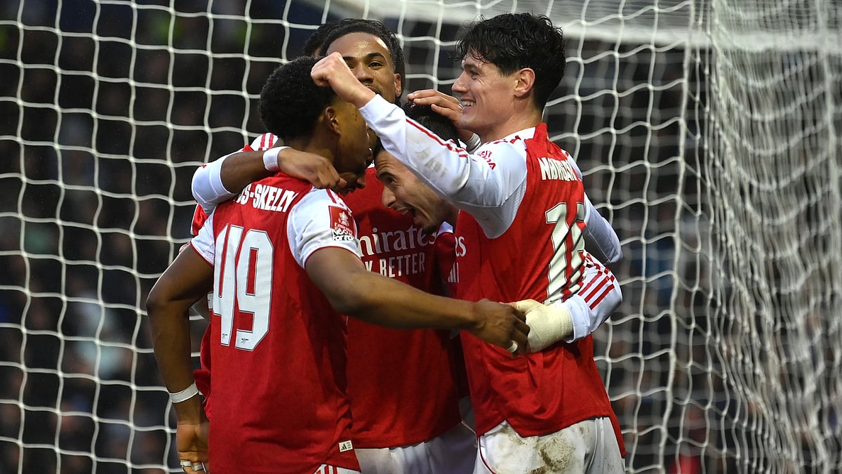Arsenal beat Portsmouth 4-1