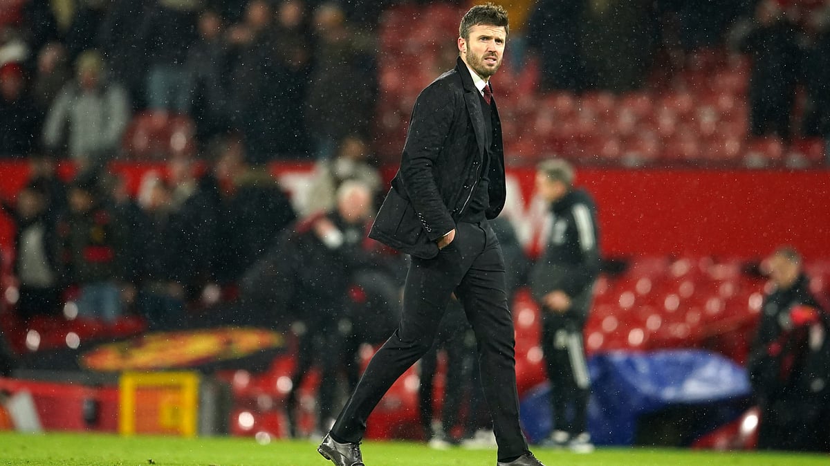 | Photo: AP/Dave Thompson : Manchester United's temporary coach Michael Carrick walks off the pitch at the end of the English Premier League soccer match between Manchester United and Arsenal at Old Trafford stadium in Manchester, England, Thursday, Dec. 2, 2021. 