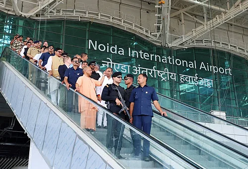 MAGO / ANI News : CM Yogi Adityanath inspects the Noida International Airport Noida, Oct 25 (ANI): Uttar Pradesh Chief Minister Yogi Adityanath inspects the Noida International Airport construction at Jewar ahead of its inauguration, in Noida on Saturday. (@CMOfficeUP X ANI Photo)