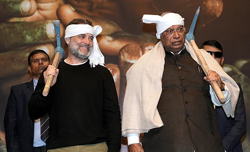 Tribhuvan Tiwari : Rahul Gandhi and Mallikarjun Kharge at the national workers convention