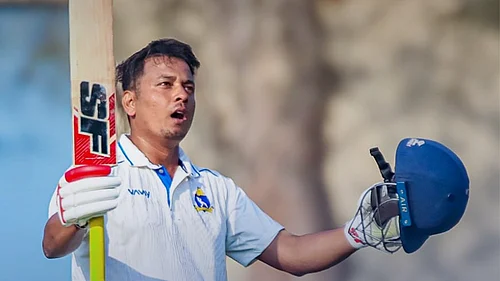 CabCricket/X : Sudip Chatterjee celebrating his double century against Services in Ranji Trophy 2025-26 round 6