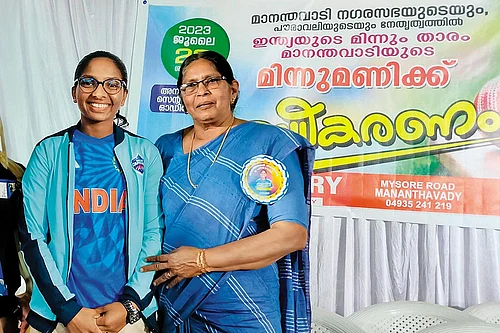 | Photo: Special Arrangement : The Unstoppables: K.M. Elsamma flanked by Wayanad’s international players—Minnu Mani