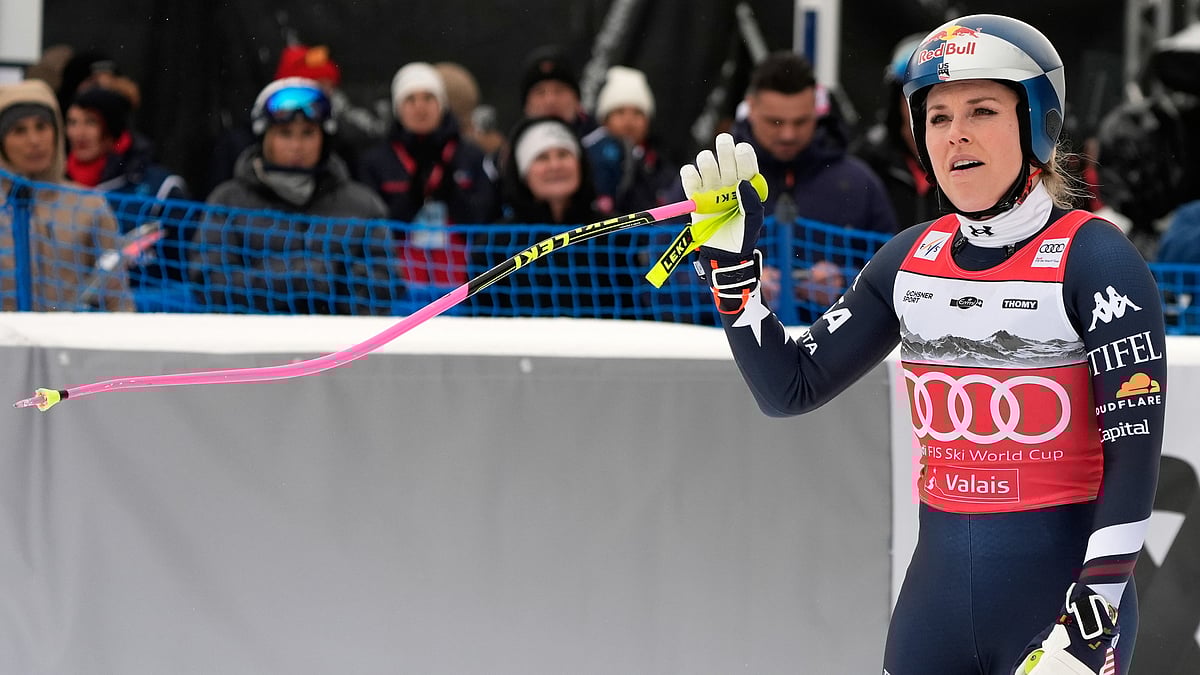 | Photo: AP/Giovanni Auletta : United States Lindsey Vonn at the finish line after crashing, during an alpine ski, womens World Cup downhill, in Crans Montana , Switzerland, Friday, Jan. 30, 2026.