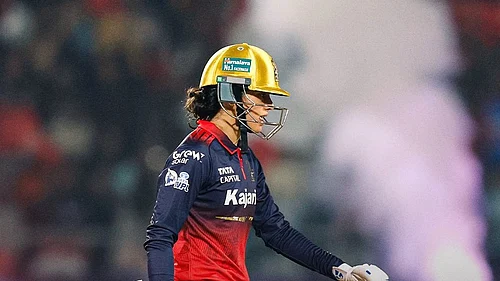 RCBTweets/X : Smriti Mandhana in action in RCB vs DC WPL 2026 final.