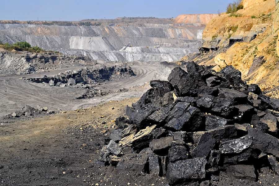 X.com : The mine was reportedly operating illegally, as rat-hole mining has been banned by the National Green Tribunal due to safety and environmental concerns.