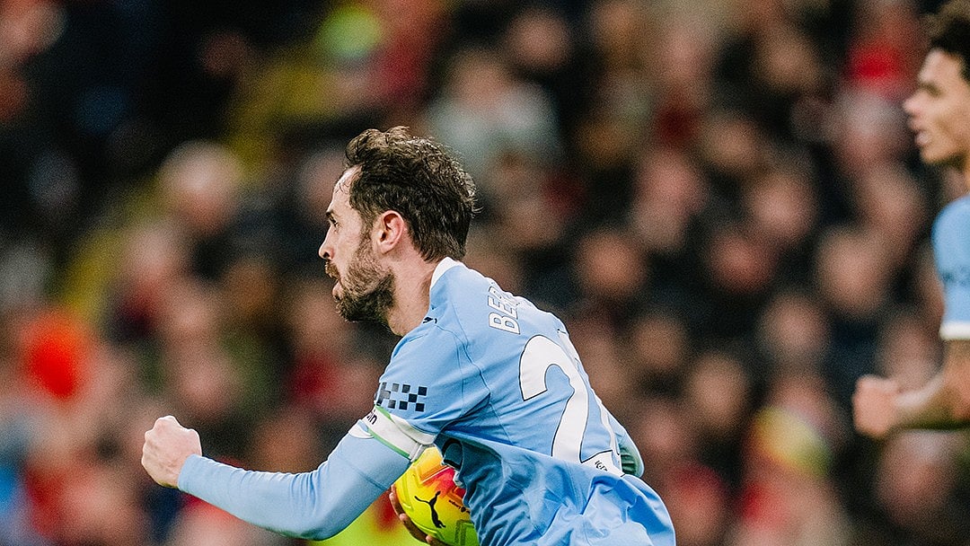 ManCity/X : Bernardo Silva celebrating after scoring against Liverpool in Premier League 2025-26. 