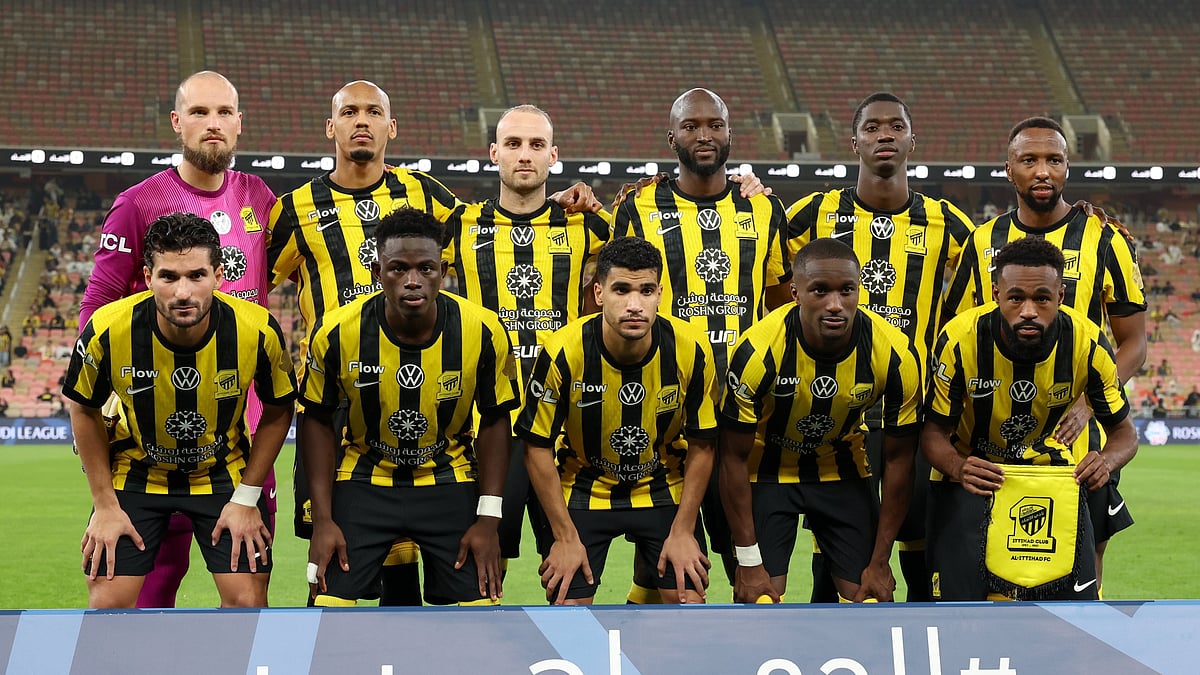 ittihad_en/X : Al Ittihad footballers lined up ahead of Saudi Pro League 2025-26 clash against Al Najmah. 