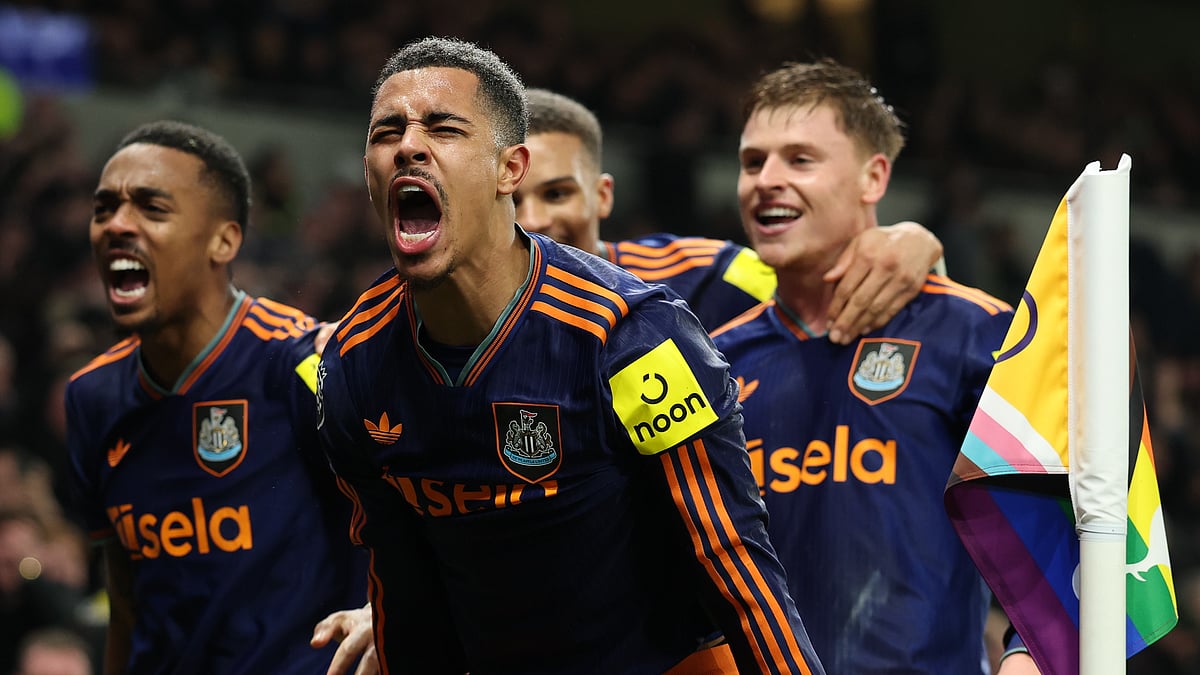 (AP Photo/Ian Walton) : Jacob Ramsey celebrates with his teammates during the English Premier League match between Tottenham and Newcastle in London, Tuesday, Feb. 10, 2026. 