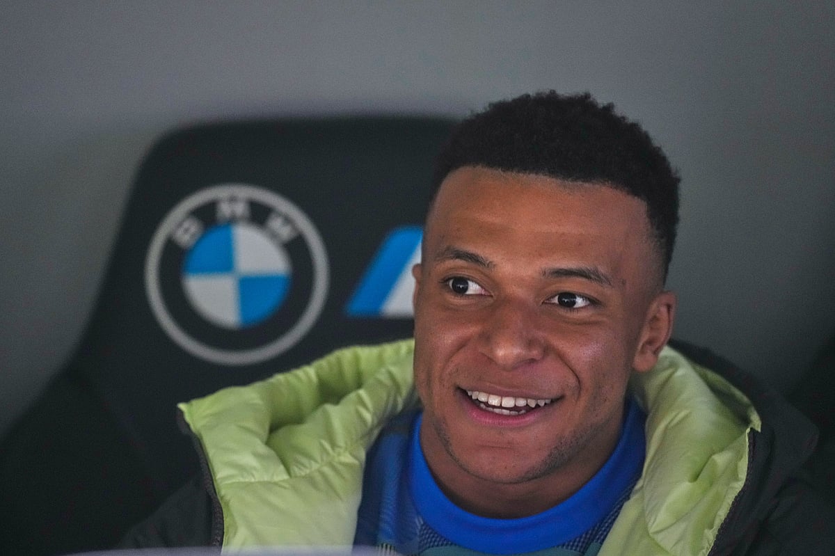 AP/Manu Fernandez : Real Madrid's Kylian Mbappe sits on the bench prior to the Spanish La Liga soccer match between Real Madrid and Real Sociedad in Madrid, Spain, Saturday, Feb. 14, 2026. (AP Photo/Manu Fernandez)