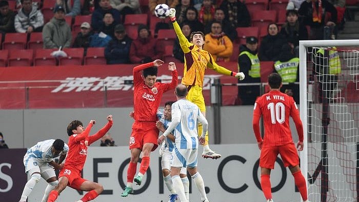 Photo: AFC website : Action from the Group A, matchday 8 clash between Shanghai Port and Ulsan HD in AFC Champions League Elite 2025-26.