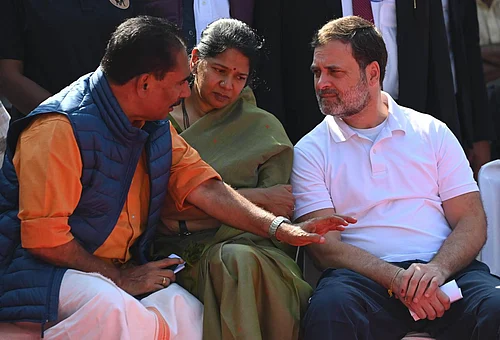 IMAGO / Newscom / EyePress : The Congress’s demand, articulated by MP Manickam Tagore, has drawn particular attention as it comes at a politically sensitive moment — after actor Vijay launched the TVK.