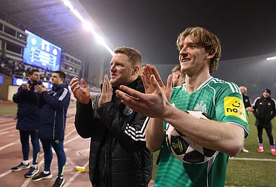 | Photo: AP : Newcastles Anthony Gordon, right, and his teammates applaud to fans after the Champions League play-off first leg soccer match between Qarabag and Newcastle in Baku, Azerbaijan.