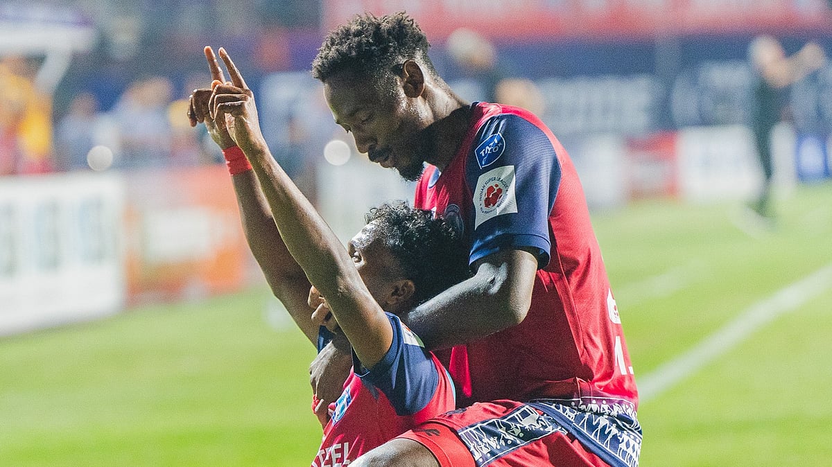 IndSuperLeague/X : Jamshedpur FC players and Vincy Barreto celebrating a goal against Punjab FC in ISL 2025-26. 