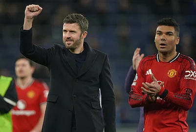 | Photo: AP/Ian Hodgson : Manchester Uniteds coach Michael Carrick and Manchester Uniteds Casemiro walk off the pitch after the Premier League soccer match between Manchester United and Everton in Liverpool, England.