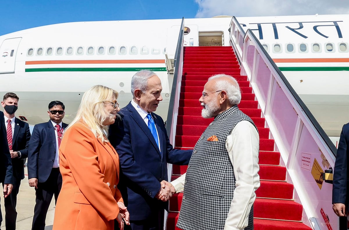 PTI : Prime Minister Narendra Modi being welcomed by his Israeli counterpart Benjamin Netanyahu and his wife Sara Netanyahu upon arrival in Tel Aviv, Israel.
