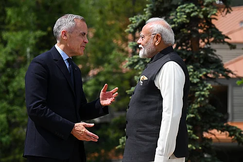 Source: IMAGO / AAP : Prime Minister of Canada Mark Carney greets Prime Minister of India Narendra Modi during the welcome for Outreach partners at the G7 Leaders Summit in Kananaskis, Alberta, Canada, Tuesday, June 17, 2025.
