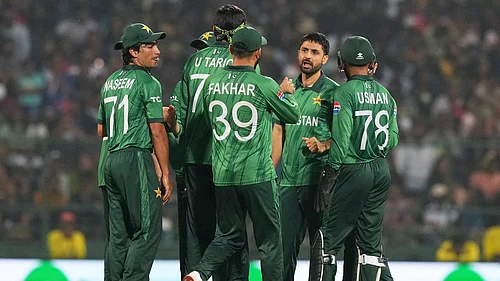 (AP Photo/Eranga Jayawardena)
: Pakistans Abrar Ahmed, facing the camera, celebrates with teammates the wicket of Sri Lankas Kamil Mishara during the T20 World Cup cricket match between Pakistan and Sri Lanka in Pallekele, Sri Lanka, Saturday, Feb. 28, 2026.