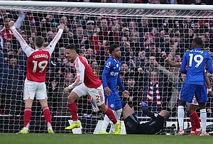 | Photo: AP/Alastair Grant : Arsenal's Leandro Trossard and William Saliba celebrates after a goal during the Premier League soccer match between Chelsea Arsenal in London.
