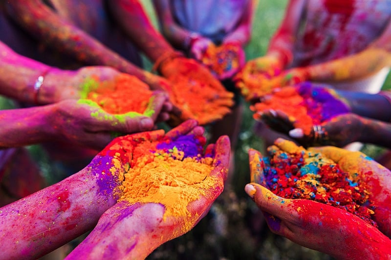 Safe & Eco-Friendly Holi 2026: DIY Organic Colors & Skincare Tips