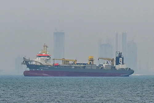 IMAGO / Anadolu Agency : Commercial vessels divert to UAE coasts amid navigation issues DUBAI, UNITED ARAB EMIRATES - MARCH 2: Commercial ships anchor off the coast of the United Arab Emirates due to navigation disruptions in the Strait of Hormuz, Dubai on March 2, 2026. Increased maritime traffic led to a buildup of vessels waiting near Dubai, highlighting the strategic importance of the strait, which handles 20 percent of global energy trade.