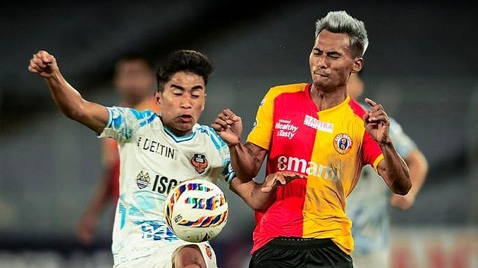 eastbengal_fc/X : East Bengal footballers in action against FC Goa footballers in ISL 2025-26 clash at Kolkata. 