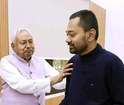 IMAGO/Hindustan Times : With Nishants formal entry into the Janata Dal (United) on March 8, Nitish Kumar has joined the list of leaders like Lalu Prasad Yadav and Ram Vilas Paswan