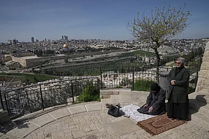 Mahmoud Illean : Palestinian women offer Friday Ramadan prayers in Jerusalem, as the Old City remains closed to visitors under nationwide Home Front Command restrictions banning large gatherings amid the war with Iran, Friday, March 6, 2026.