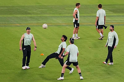 | Photo: PTI/Shailendra Bhojak : New Zealands Rachin Ravindra, Lockie Ferguson, Devon Conway, Matt Henry and others during a practice session ahead of the ICC Mens T20 World Cup 2026 final cricket match between India and New Zealand, at the Narendra Modi Stadium, in Ahmedabad, Gujarat.