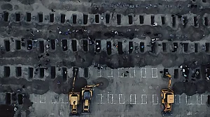 Source: IMAGO/ZUMA Press Wire : Iran holds a funeral ceremony for students and staff members of the Shajareh Tayyebeh girls elementary school who were killed in a strike on the school in Minab, Hormozgan, southern Iran.