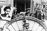 | Photo: Imago/Granger Historical Picture Archive : Embassy Occupied: Iranian students hang a bust of Mohammad Reza Shah Pahlavi at the Iranian embassy in Paris in 1979