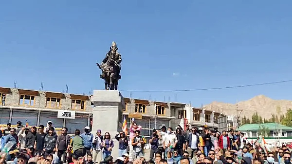 IMAGO / ANI News : A massive protest over the statehood demand and the inclusion of Ladakh under the Sixth Schedule, in Leh Leh, Sep 24.