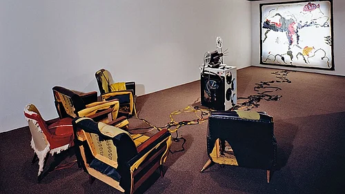 Artwork by Bill Woodrow : Life On Earth (1983)