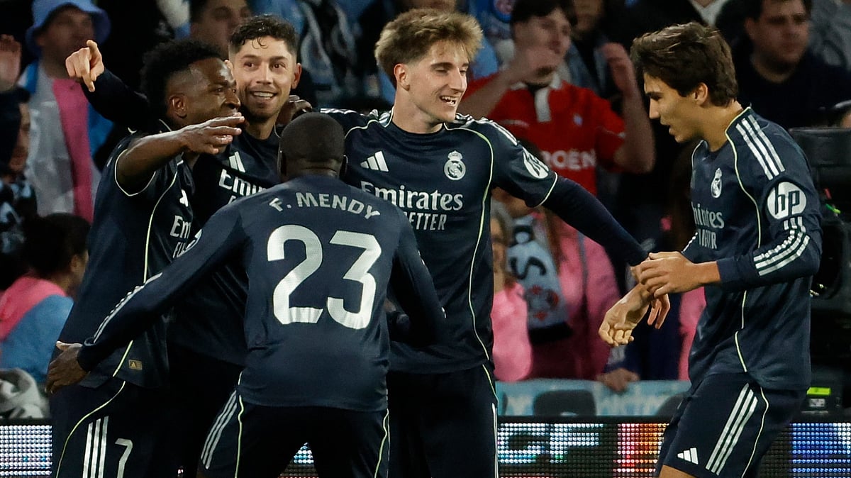 | Photo: AP/Lalo R. Villar : Real Madrid's Federico Valverde, second left, celebrates with his teammates after scoring his side's second goal during a Spanish La Liga soccer match between Celta Vigo and Real Madrid in Vigo, Spain, Friday, March 6, 2026. 