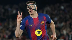 AP : Robert Lewandowski then scored twice as Barca beat Newcastle 7-2 in the 2nd leg.