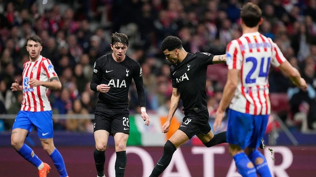 | Photo: AP/Jose Breton : Tottenham's Dominic Solanke scores his side's second goal during the first leg of the Champions League round of 16 soccer match between Atletico Madrid and Tottenham in Madrid, Spain.