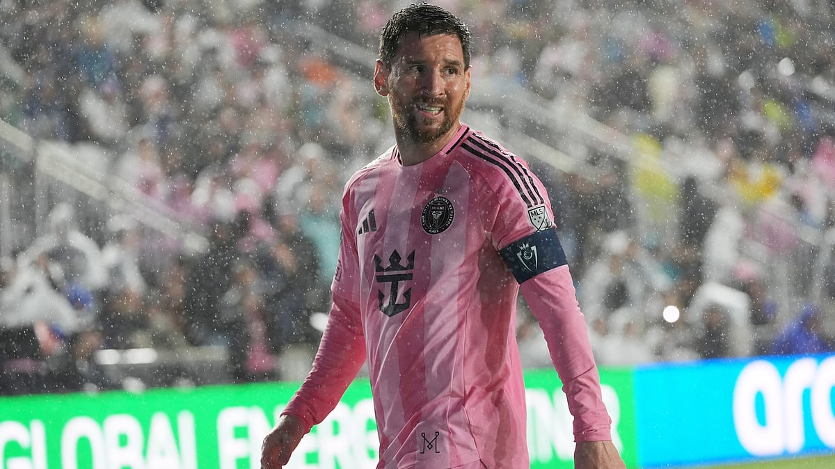 | Photo: AP/Marta Lavandier : Inter Miami forward Lionel Messi (10) walks to kick a corner kick in heavy rain during the first half of a CONCACAF Champions Cup Round of 16 soccer match against Nashville, Wednesday, March 18, 2026, in Fort Lauderdale, Fla. 