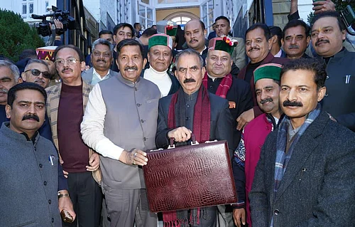 In A Historic First, CM Sukhu Reduces Budget