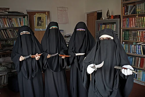 :
IMAGO / imagebroker : Asiya Andrabi sentenced to life imprisonment