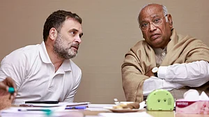 Representative Image/ Internet Commons : A political storm has erupted ahead of the Centre’s special parliamentary session, with opposition parties warning that the push for delimitation and women’s reservation could redraw India’s electoral balance without consensus.