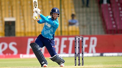 | Photo: AP/Anjum Naveed : Champions Trophy 2025, RSA Vs ENG: Englands Ben Duckett bats