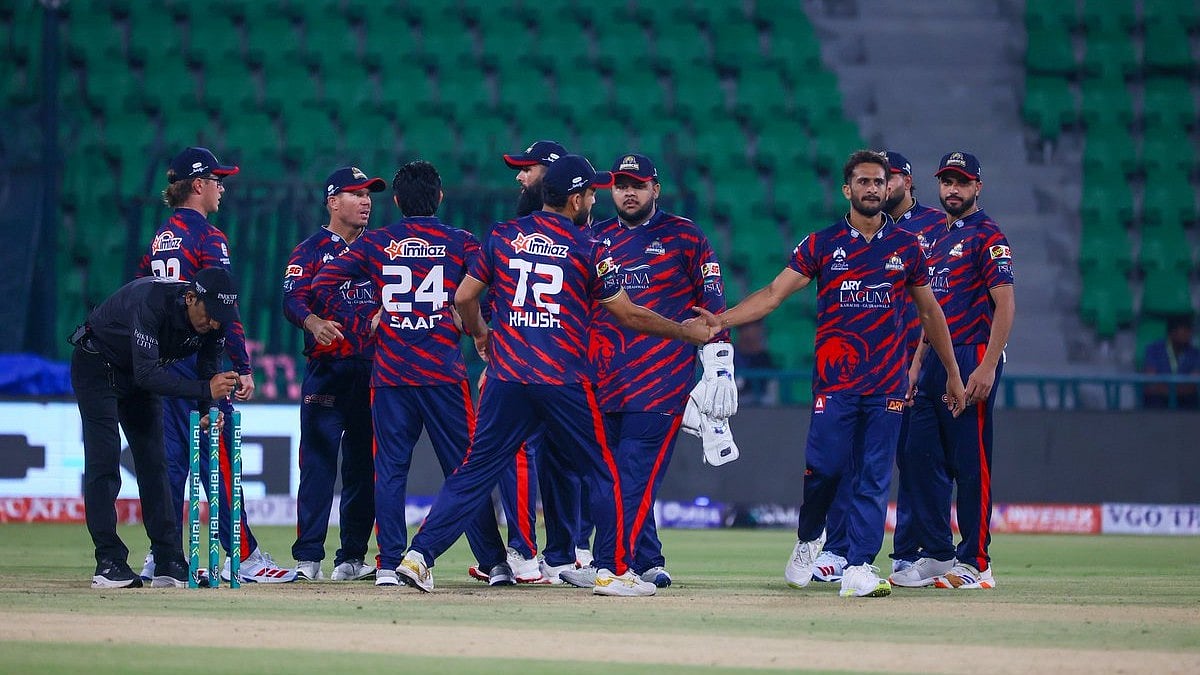 thepslt20/X : Karachi Kings players celebrate a wicket against Quetta Gladiators in PSL 2026. 