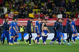 | Photo: AP/Alberto Saiz : Serbian players leave the field after the international friendly soccer match between Spain and Serbia in Villarreal, Spain.